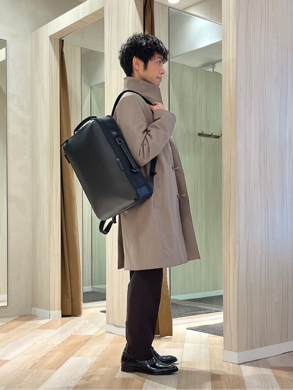 URAさんの「TAKEO KIKUCHI｜撥水ツイル スタンドカラー コート」を使ったコーディネート