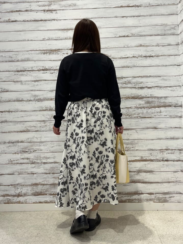 ゆっきーさんの「SHOO･LA･RUE｜【洗濯機可/S-LL/アンサンブル可】結局、シンプル クルーネックニット」を使ったコーディネート