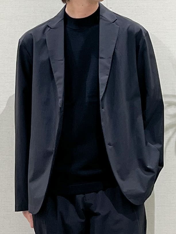 SHI-MAさんの「THE SHOP TK｜《KURO》コーデュラナイロン ジャケット セットアップ可／防シワ／撥水／ストレッチ」を使ったコーディネート