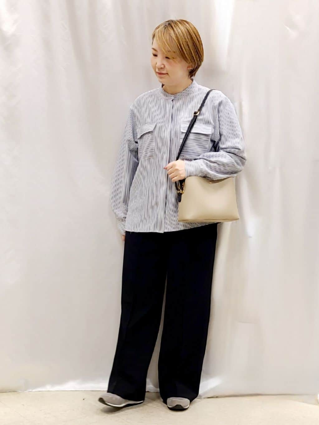 Chiiさんの「SHOO･LA･RUE｜コンパクトながらしっかり入る 一枚革風 3層ショルダーバッグ」を使ったコーディネート