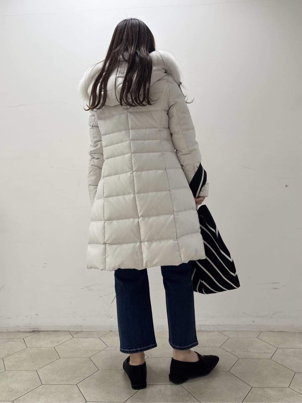 kahoさんの「INDIVI｜【名品／撥水／抗菌防臭】ロング丈リサイクルダウンコート」を使ったコーディネート