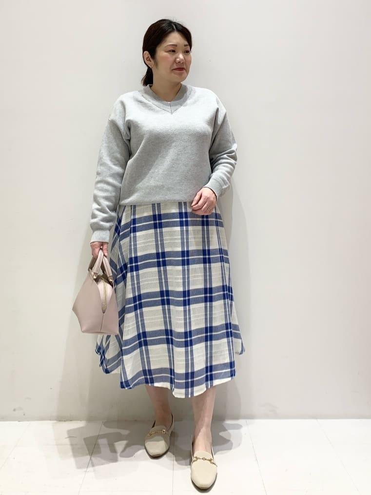 みいちゃんさんの「grove｜【撥水／シルエット2WAY】軽やかミドルトレンチコート」を使ったコーディネート