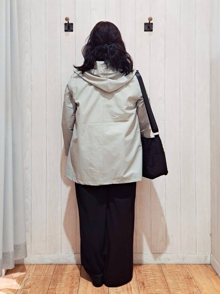 kotomiさんの「SHOO･LA･RUE｜【防花粉/洗濯機可/S-LL】ゆったり着られる 大人のテントフーディージャケット」を使ったコーディネート