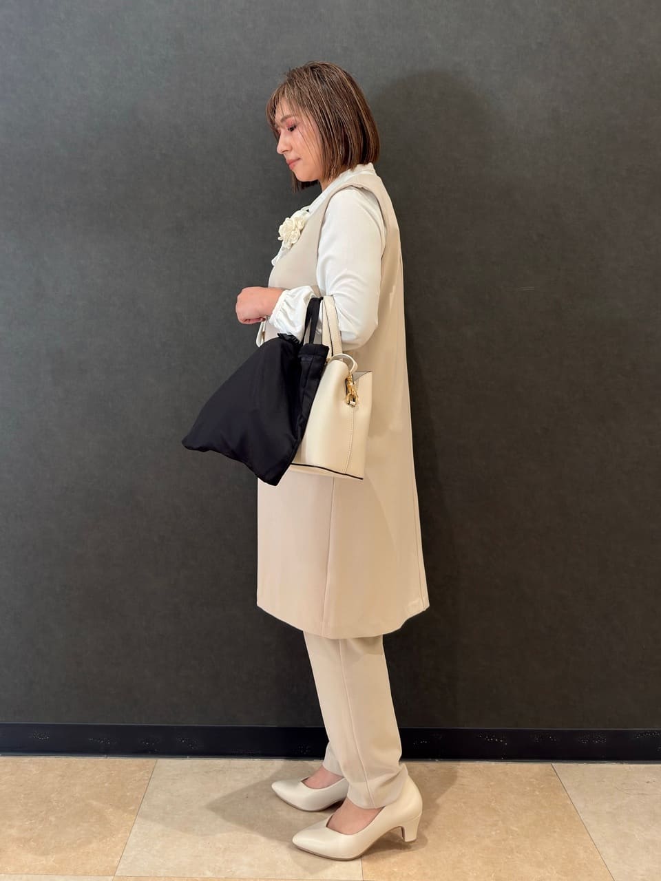Megさんの「SHOO･LA･RUE｜【洗濯機可/セットアップ可/S-3L】きちんと楽に。カットジョーゼット ロングジレ」を使ったコーディネート