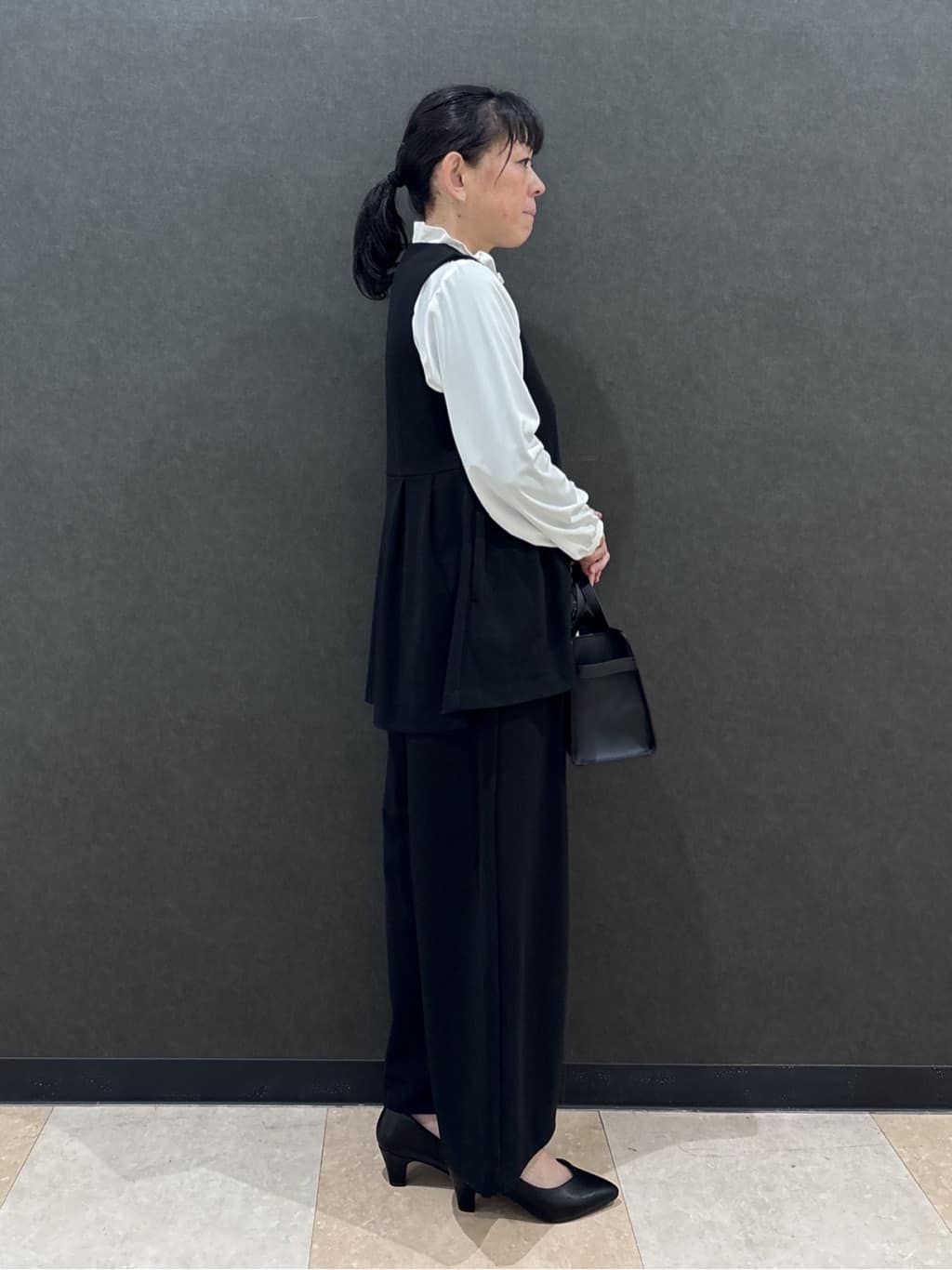 わかさんの「SHOO･LA･RUE｜【洗濯機可】上品で華やか スタンドフリルブラウス」を使ったコーディネート