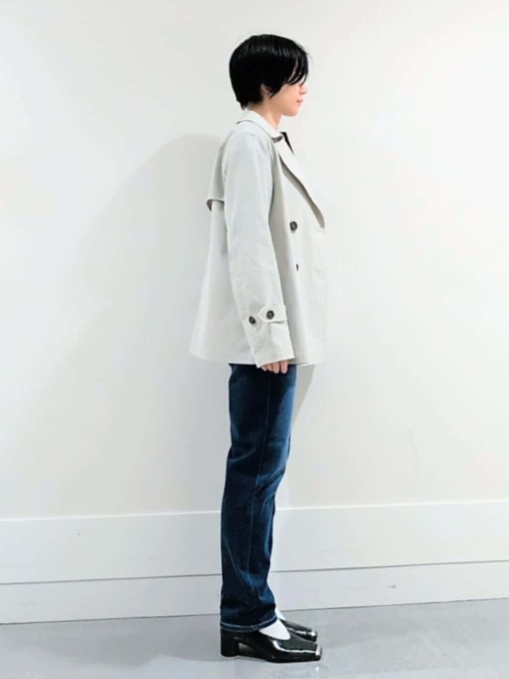 ミズタさんの「UNTITLED｜【定番人気/はっ水/洗える】タスランショートトレンチコート」を使ったコーディネート
