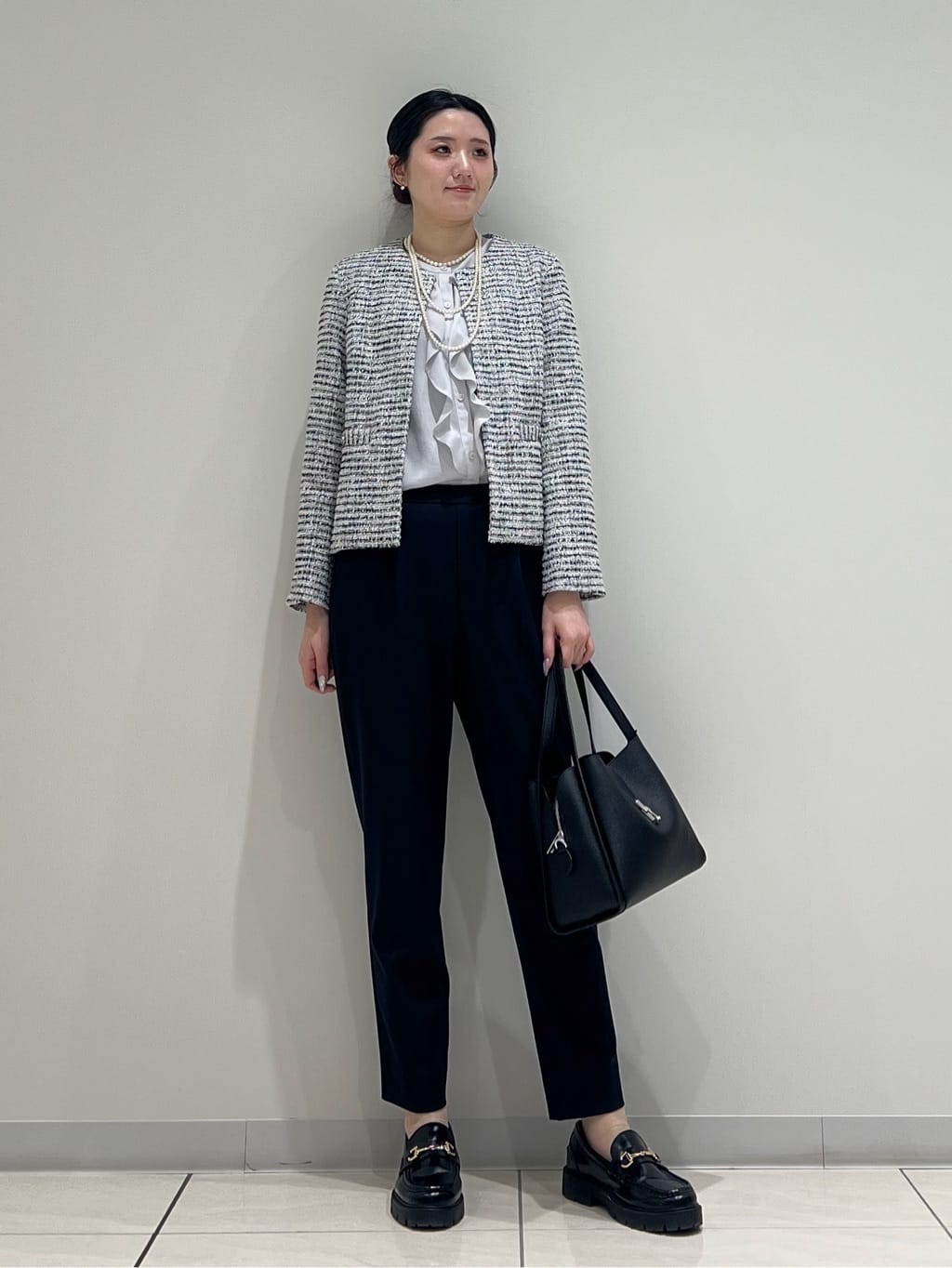 T.Kさんの「INDIVI｜【洗える】ラッフルサテンブラウス」を使ったコーディネート