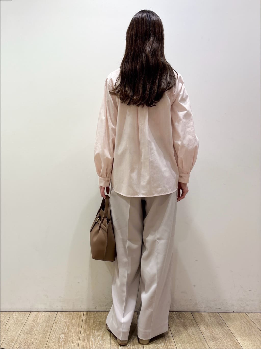 ayaさんの「index｜【吸水速乾】ストレッチワイドストレートパンツ／セットアップ対応《洗濯機OK》」を使ったコーディネート