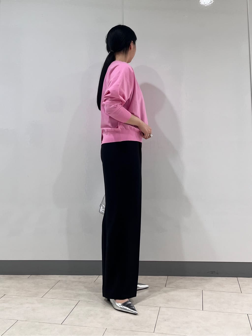 hasuさんの「INDIVI｜【洗える／UVケア／SETUP可】着る日傘ワイドパンツ」を使ったコーディネート