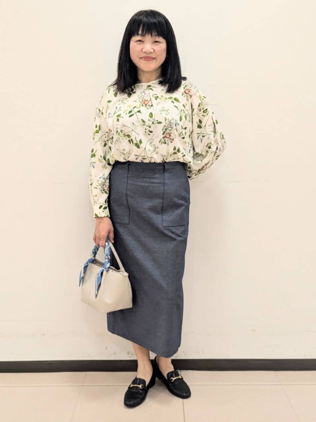ともさんの「UNTITLED｜【花柄/洗える】ボタニカルブラウス」を使ったコーディネート