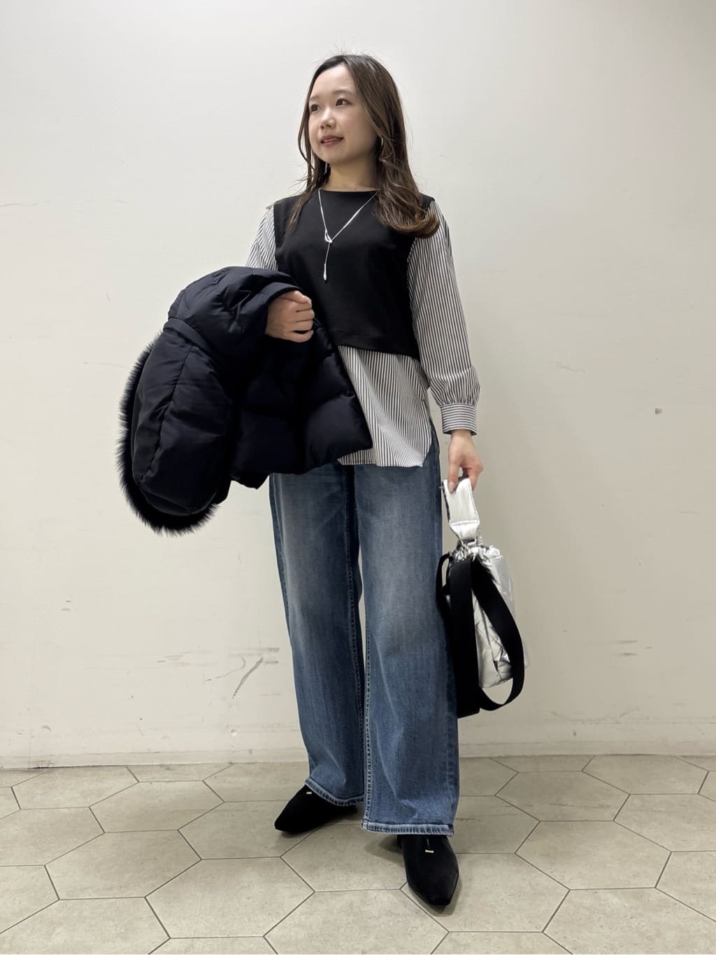 kahoさんの「INDIVI｜【名品／撥水／抗菌防臭】ショート丈リサイクルダウンコート」を使ったコーディネート