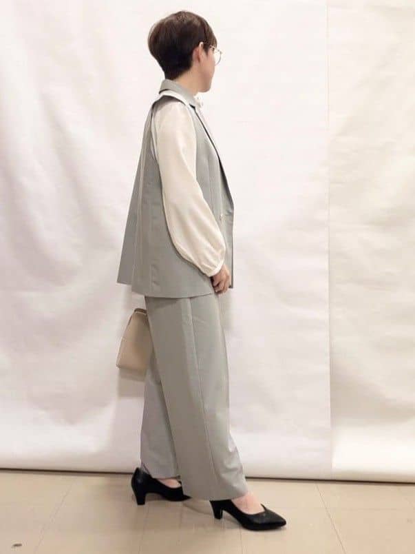 なっちゃんさんの「SHOO･LA･RUE｜【セットアップ可/S-LL/洗濯機可】サッと羽織ってこなれ見え ダブルブレストジレ」を使ったコーディネート