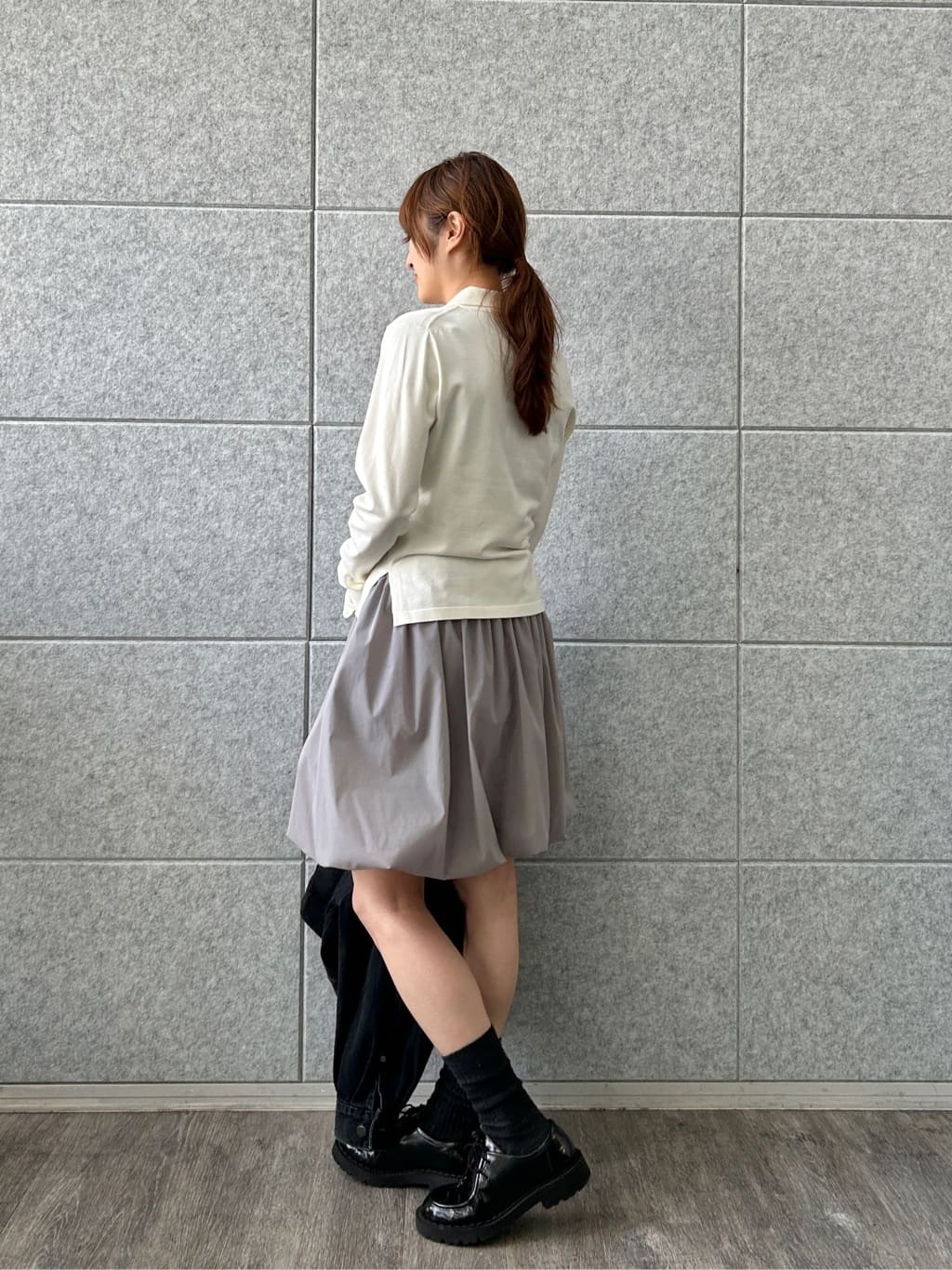 harunaさんの「CODE A｜balloon easy skirt」を使ったコーディネート