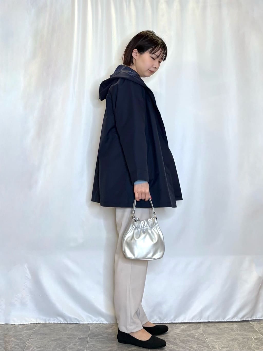 ネリさんの「SHOO･LA･RUE｜【防花粉/洗濯機可/S-LL】ゆったり着られる 大人のテントフーディージャケット」を使ったコーディネート