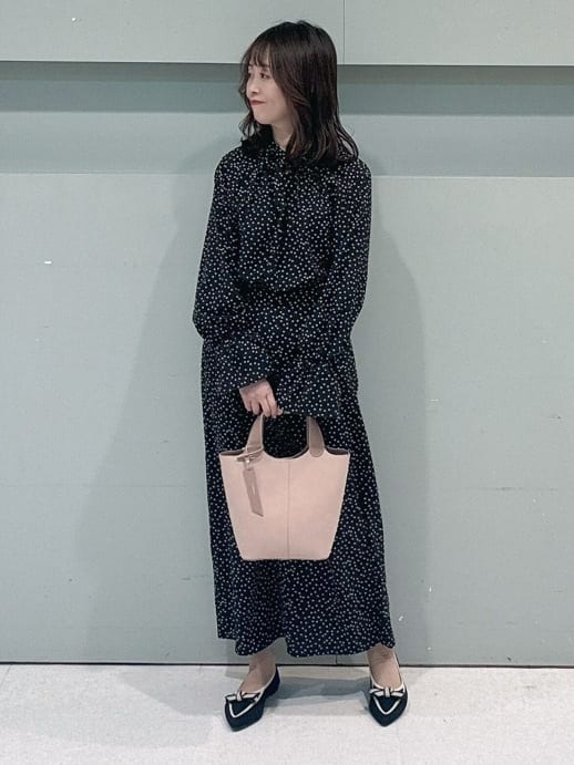 makiさんの「UNTITLED｜【定番人気/はっ水/洗える】タスランショートトレンチコート」を使ったコーディネート