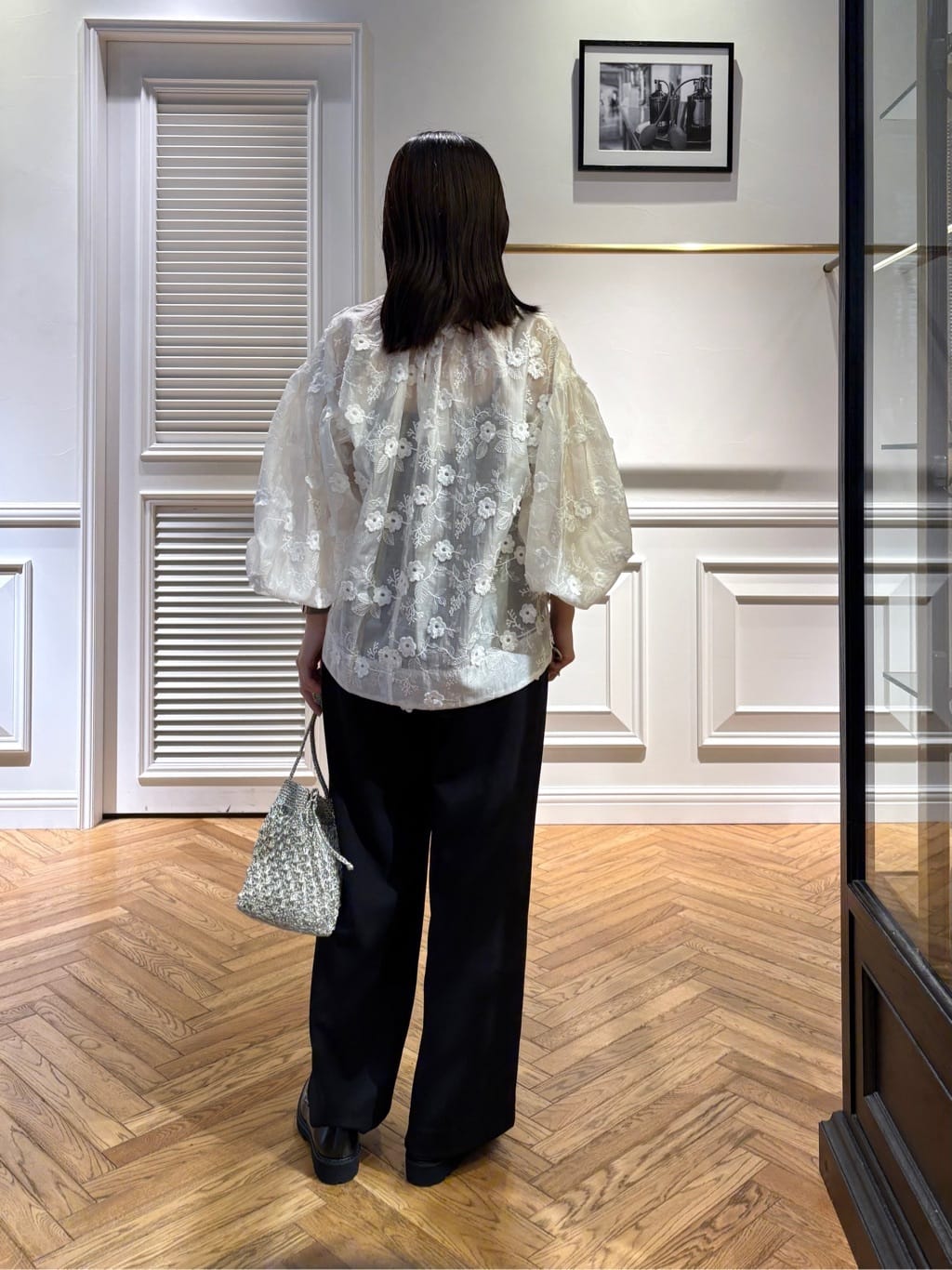 cocoさんの「DRESSTERIOR｜【着映え/ウォッシャブル】フラワーエンブロイダリーボリュームブラウス」を使ったコーディネート