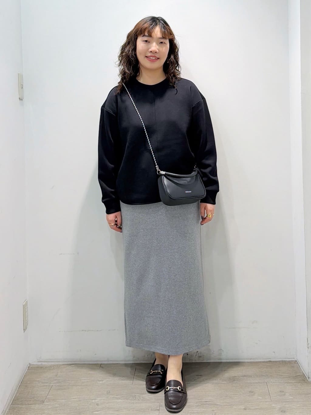 sumicaさんの「OPAQUE.CLIP｜リラクシーボリュームスリーブトップス【洗濯機OK】」を使ったコーディネート