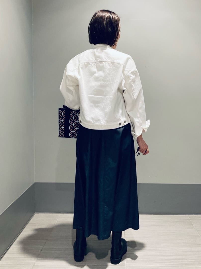 Furuさんの「DRESSTERIOR｜◆【接触冷感/吸水速乾】クールタッチデニムライクタックスカート」を使ったコーディネート