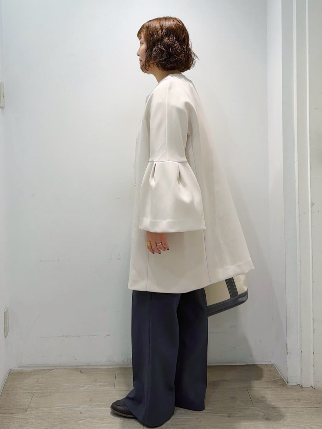 sumicaさんの「OPAQUE.CLIP｜リラクシーボリュームスリーブトップス【洗濯機OK】」を使ったコーディネート