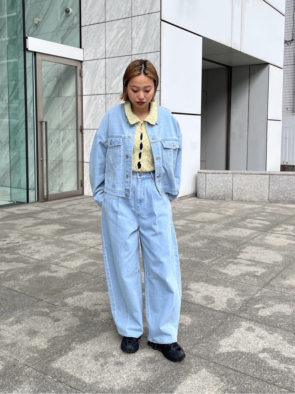 Harukaさんの「INDIVI｜【撥水】ボンディングショートトレンチ」を使ったコーディネート