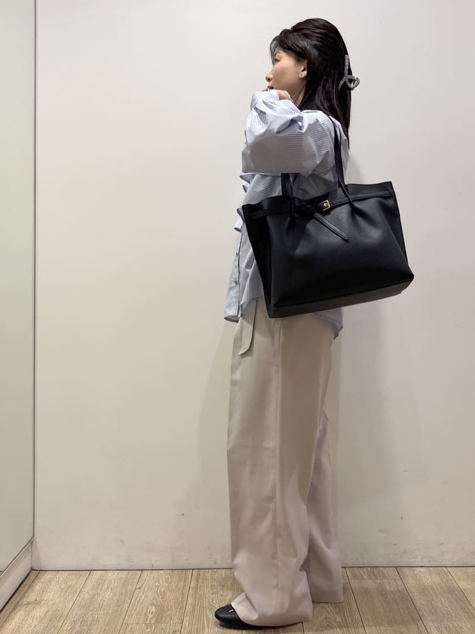 mameさんの「index｜フリルキーネックシャツ【洗濯機OK／イージーアイロン／防シワ】《XS～LL／7col》」を使ったコーディネート
