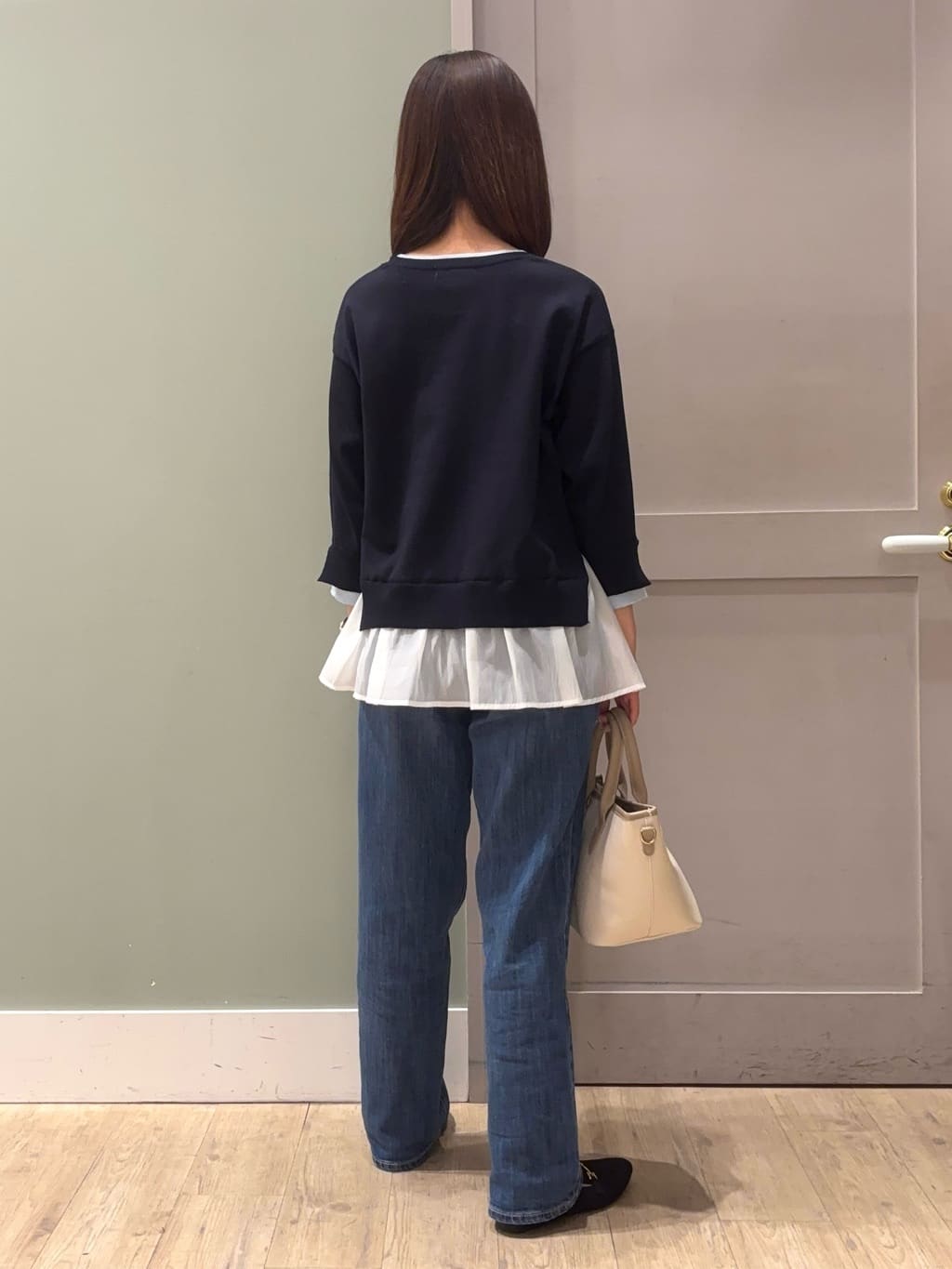 しばみさんの「grove｜【選べる着丈】大人のためのストレートデニムパンツ」を使ったコーディネート