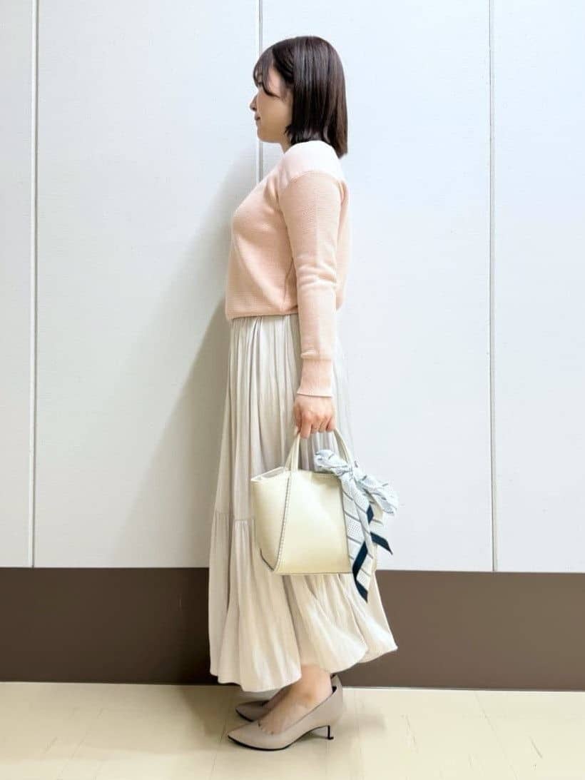 Rikoさんの「INDIVI｜【洗える／丈調整可能】ギャザーフレアスカート」を使ったコーディネート