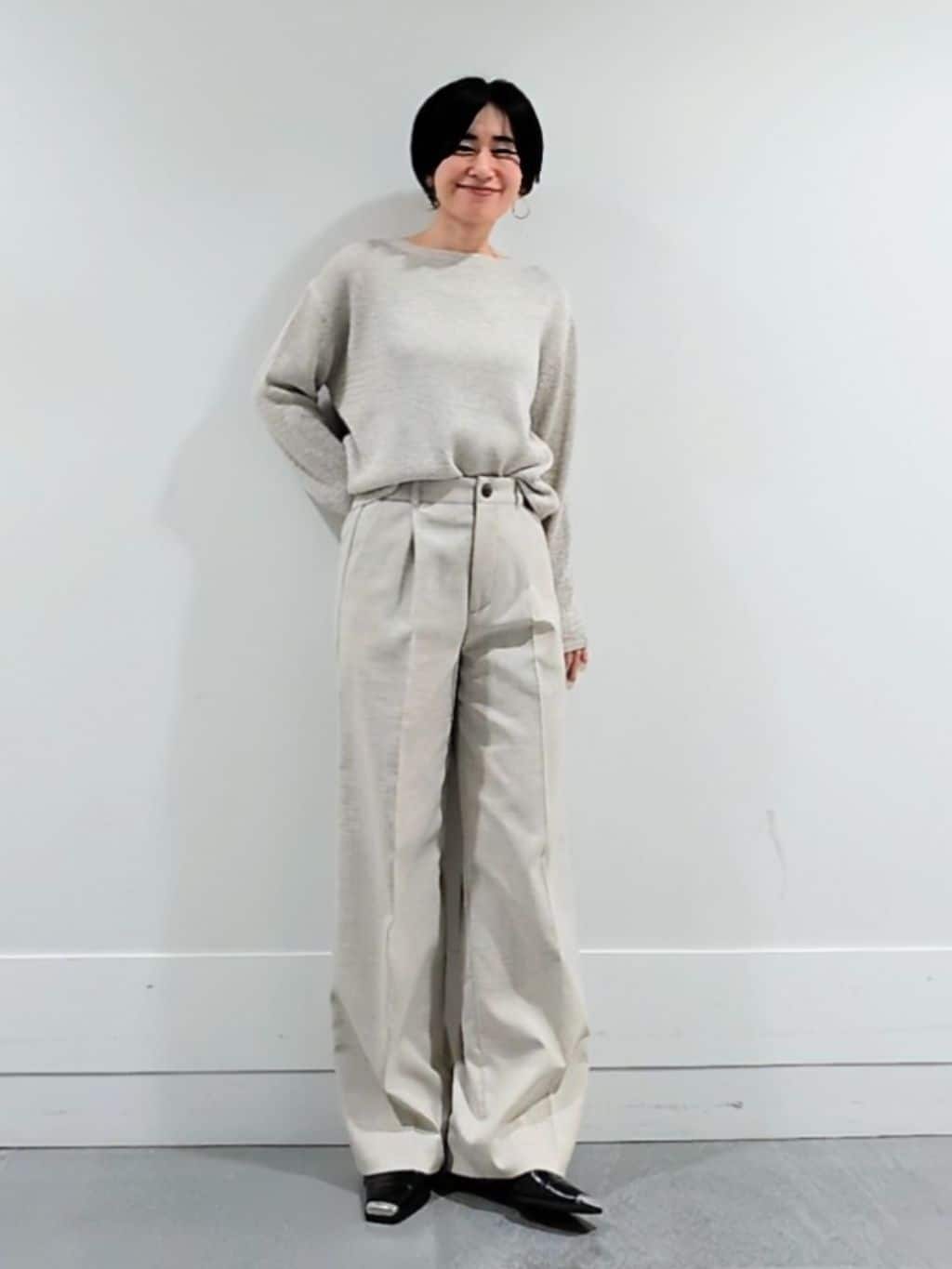 ミズタさんの「UNTITLED｜【洗える/後ろウエストゴム】シャンブレーワイドパンツ」を使ったコーディネート