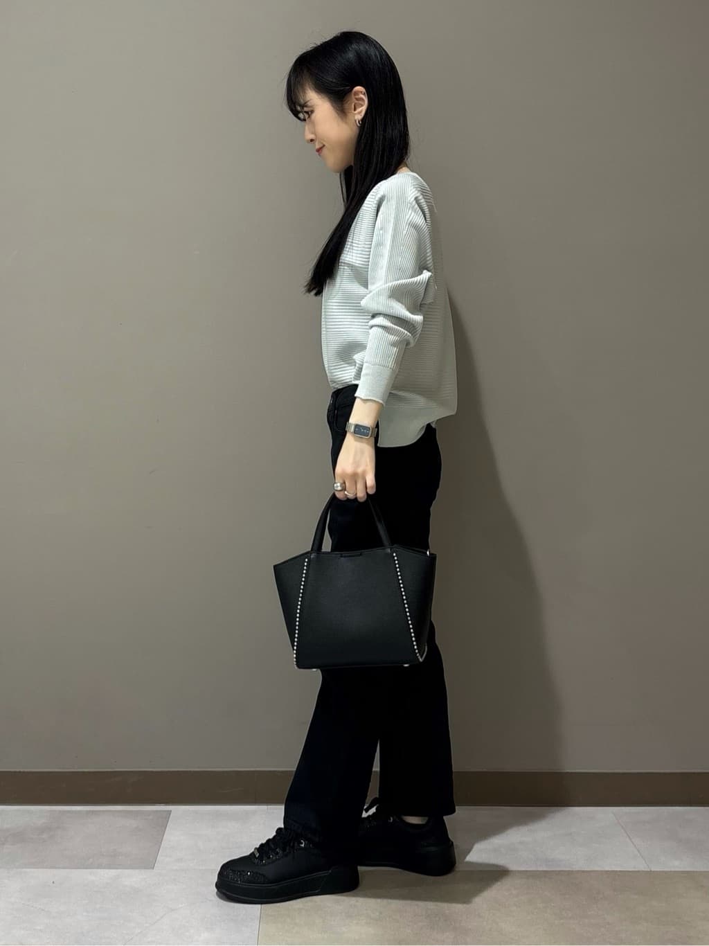 KEIKOさんの「INDIVI｜【撥水／軽量】ミニマル スタンドカラーコート」を使ったコーディネート