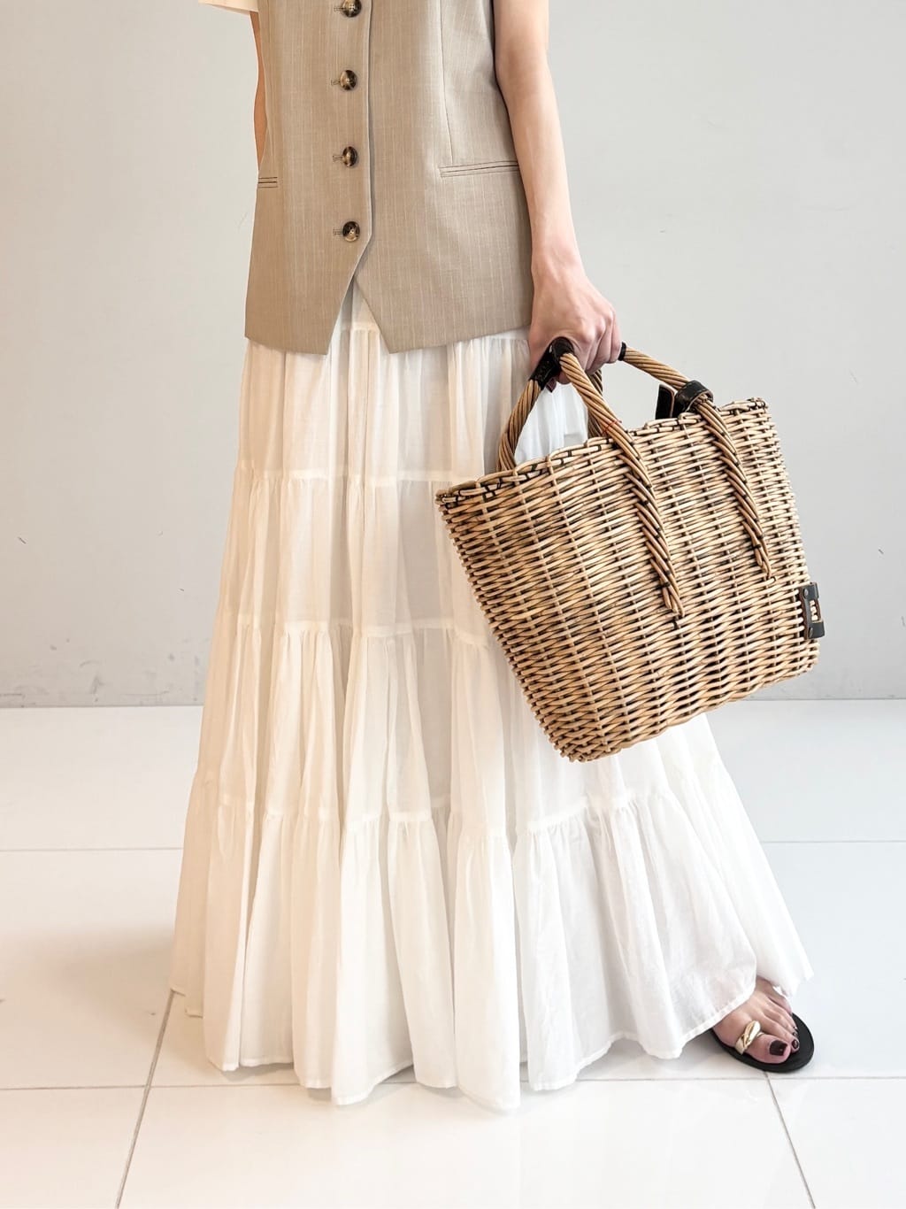 清水夏姫さんの「DRESSTERIOR｜【セットアップ可/ウォッシャブル】セットアップストライプジレ」を使ったコーディネート