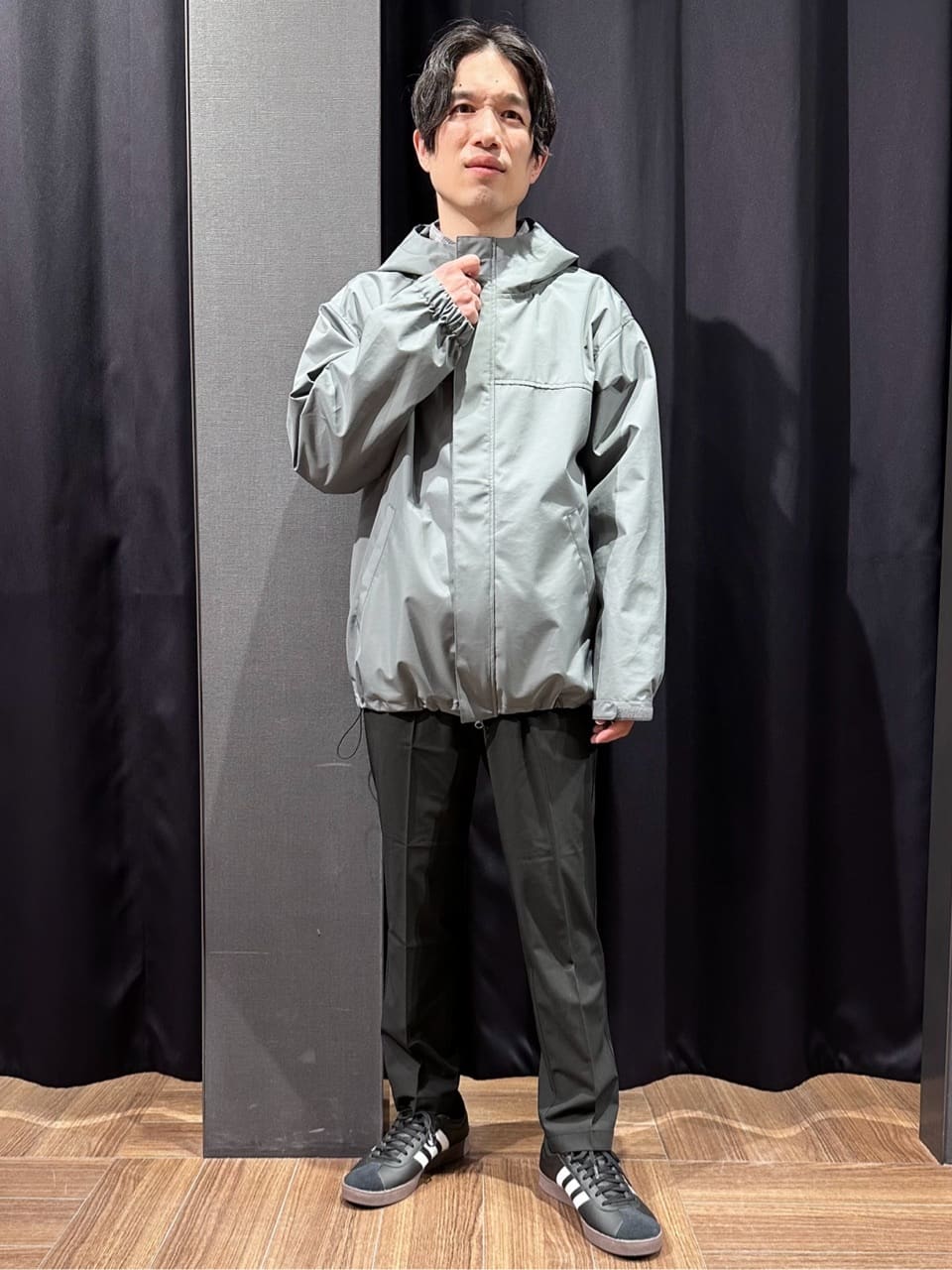 tomoyaさんの「THE SHOP TK｜【季節の変わり目に最適】ナイロンマウンテンパーカ  防風/洗濯機OK」を使ったコーディネート