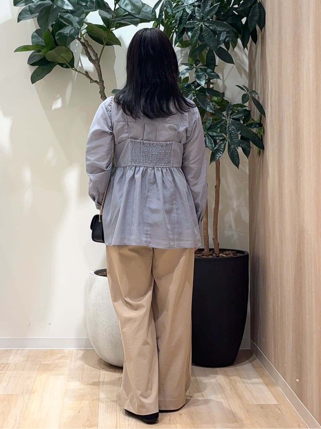 miraiさんの「grove｜【2点SET】今どきシアーシャツ＆キャミセット」を使ったコーディネート