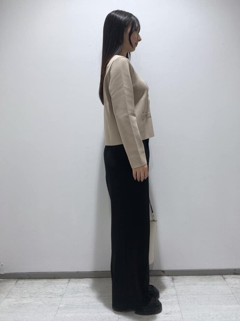meiさんの「INDIVI｜【洗える／SETUP可能】メタルボタンニットジャケット風カーディガン」を使ったコーディネート