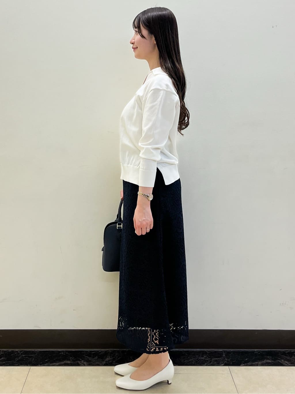 mikikoさんの「Reflect｜スキッパーネックニットプルオーバー」を使ったコーディネート