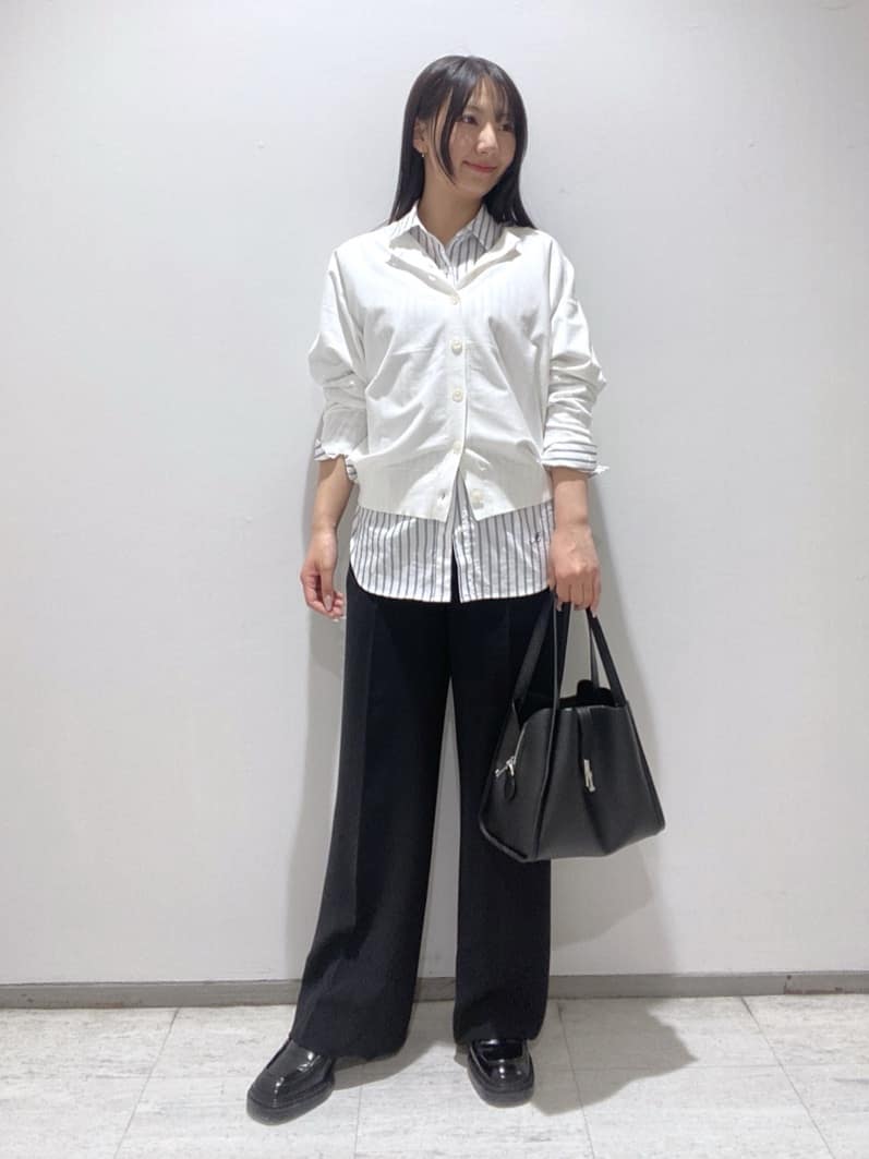 meiさんの「INDIVI｜【2WAY／洗える】ラメストライプ コットン混シャツ」を使ったコーディネート