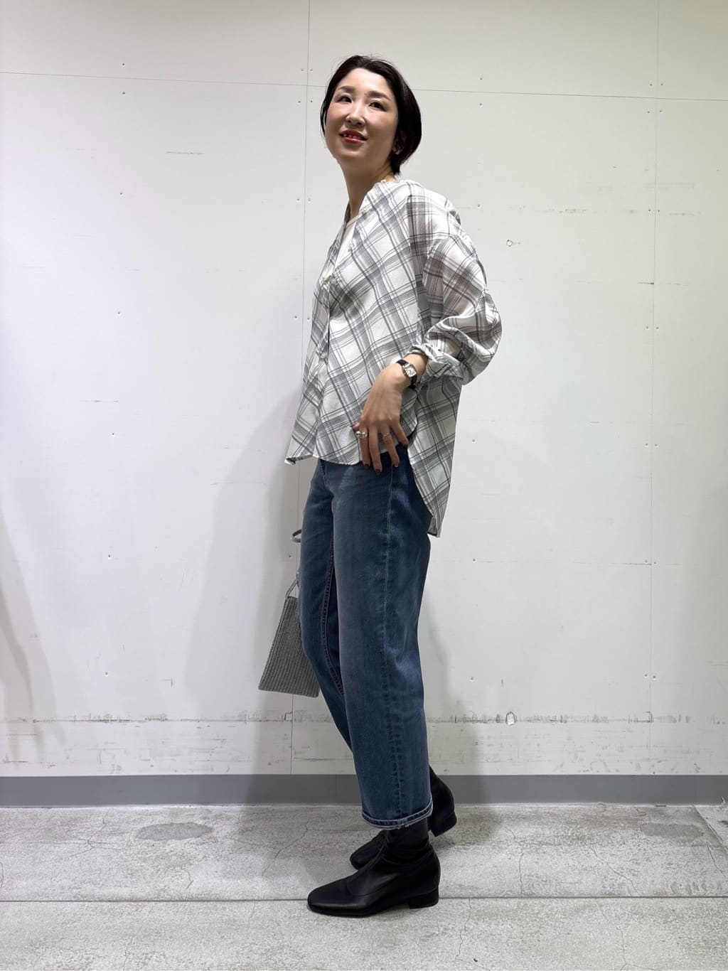 yuriさんの「INDIVI｜【褒められデニム】スリムストレート デニムパンツ」を使ったコーディネート