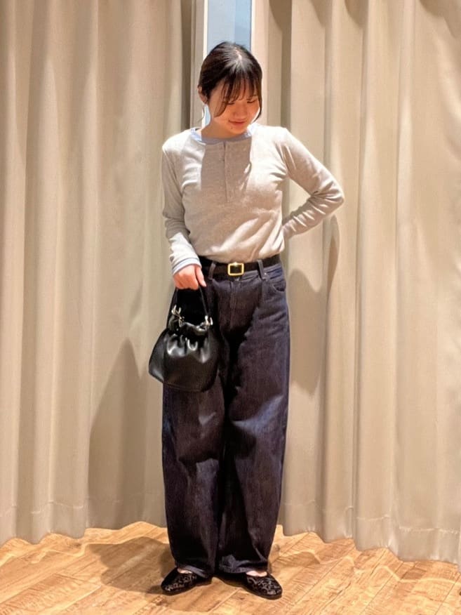 もんちゃんさんの「SHOO･LA･RUE｜【防花粉/S-LL】ウエストマークですっきり見え　軽やかスタンドブルゾン」を使ったコーディネート