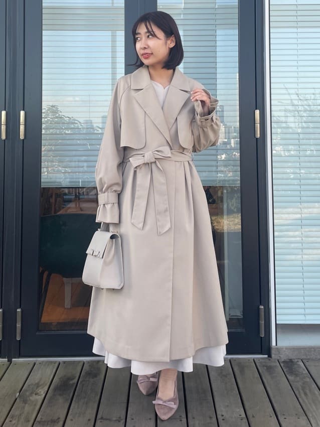 abeさんの「Couture brooch｜【ハレの日・通勤】レース袖タックフレアワンピース」を使ったコーディネート