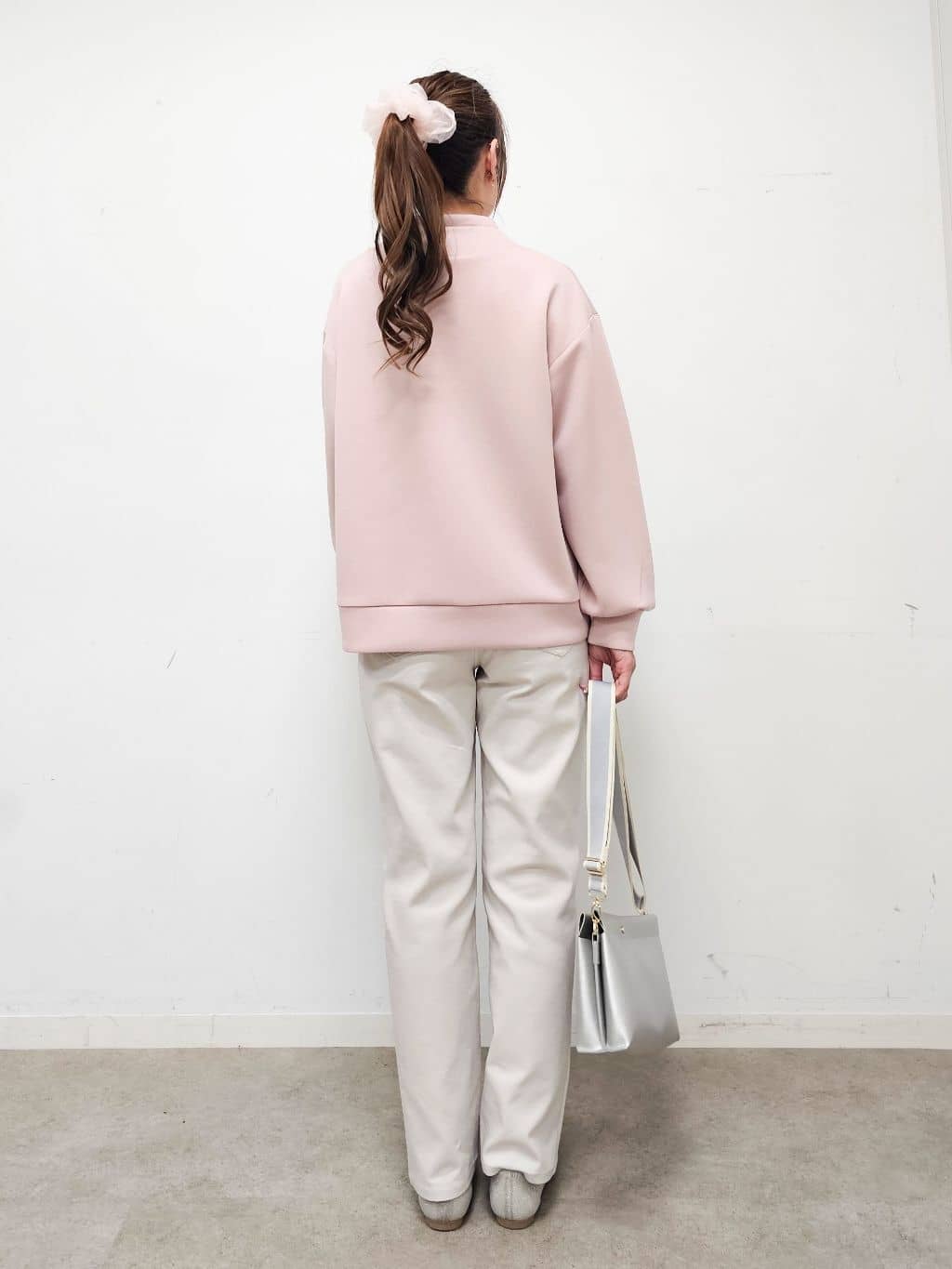 ゆゆさんの「SHOO･LA･RUE｜【洗濯機可/SS-LL】すらっときれい見え 大人のストレッチストレートパンツ」を使ったコーディネート