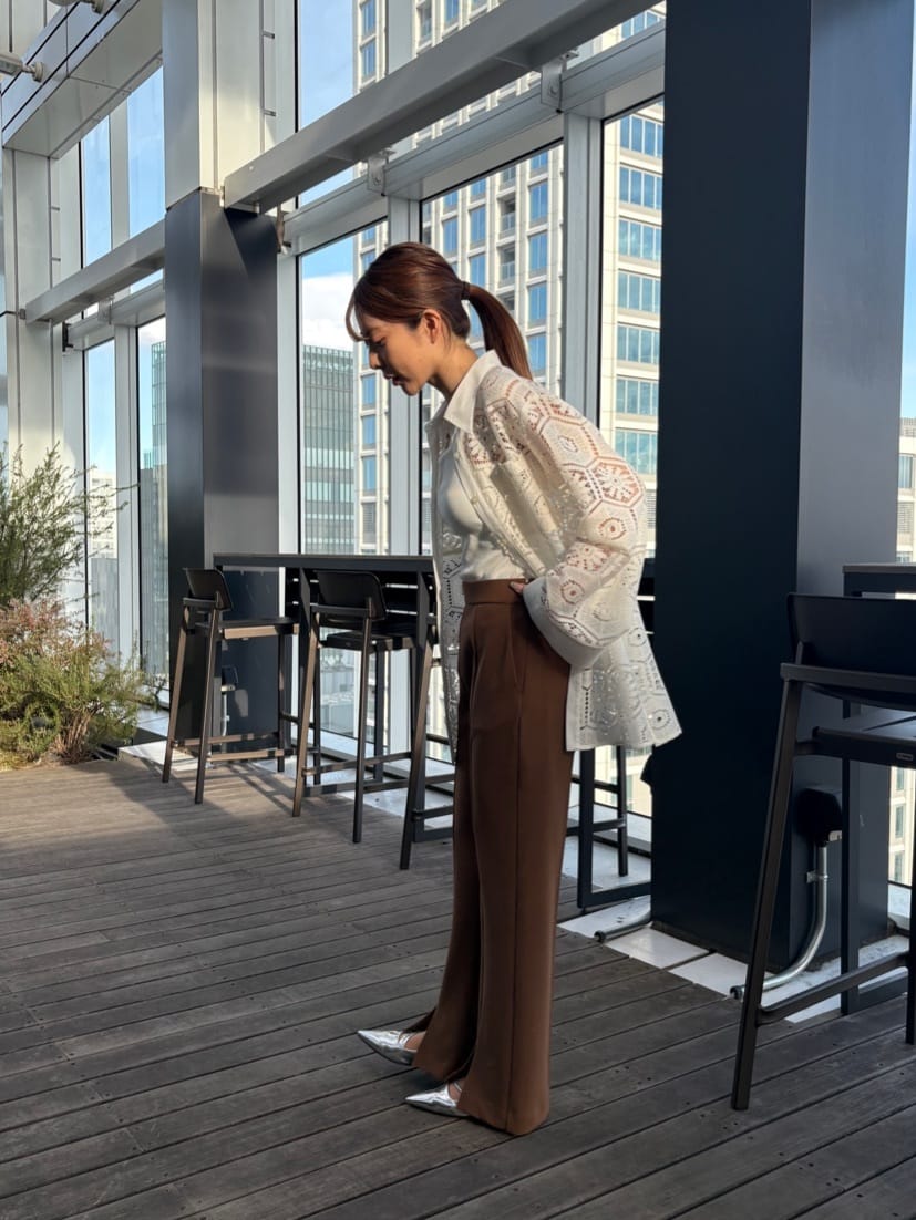 norimiさんの「INDIVI｜カップ付きクロップドキャミ」を使ったコーディネート