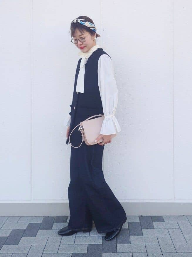 MUTSUKOさんの「UNTITLED｜【オンオフ使える】スラブツイード ジレ」を使ったコーディネート