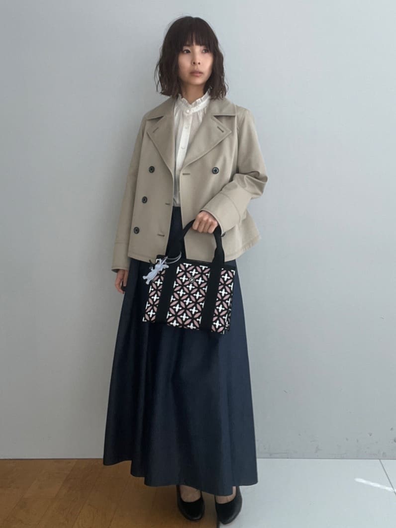 misaさんの「DRESSTERIOR｜【ウォッシャブル/撥水素材】Aラインショートトレンチジャケット」を使ったコーディネート