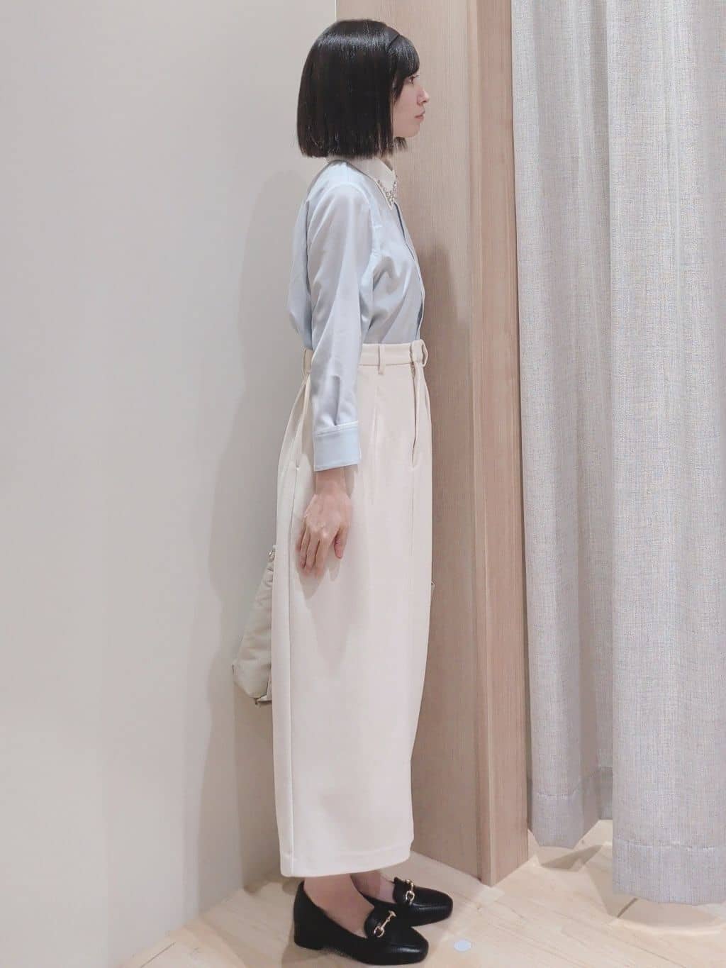 Yuiさんの「grove｜カットツイルタックナロースカート」を使ったコーディネート