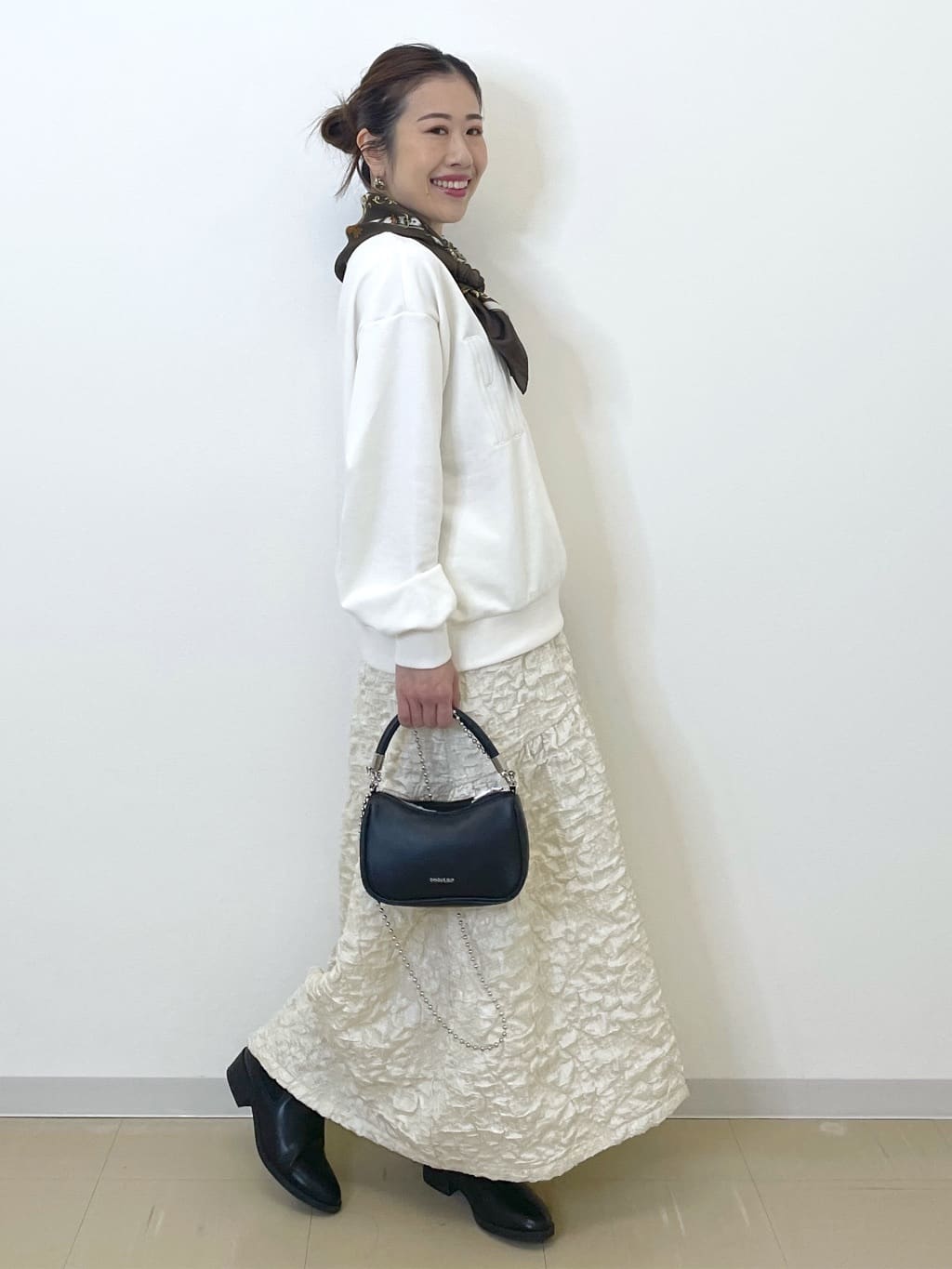Akiさんの「OPAQUE.CLIP｜ロゴ刺繍裏毛トップス【洗濯機OK】」を使ったコーディネート