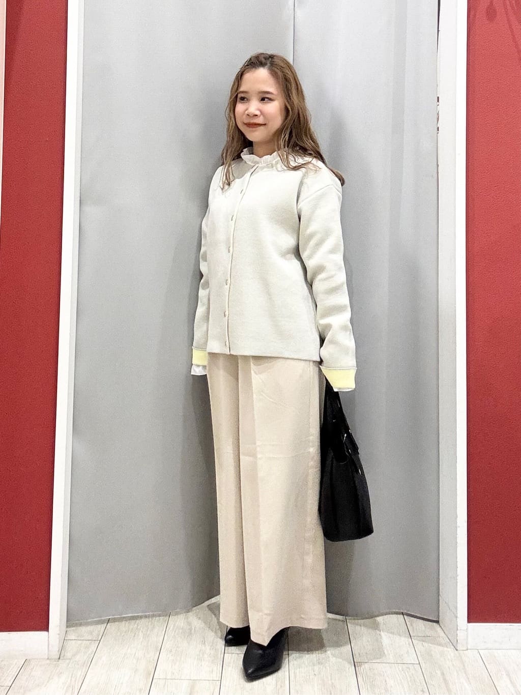 shioさんの「SHOO･LA･RUE｜【洗濯機可/S-LL】品良くきまる 配色カーディガン」を使ったコーディネート
