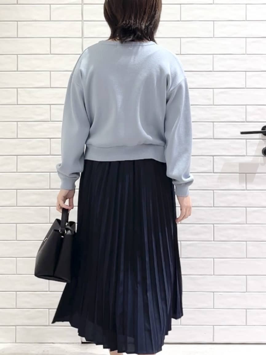 しおりさんの「OPAQUE.CLIP｜裾レースドッキングニット」を使ったコーディネート