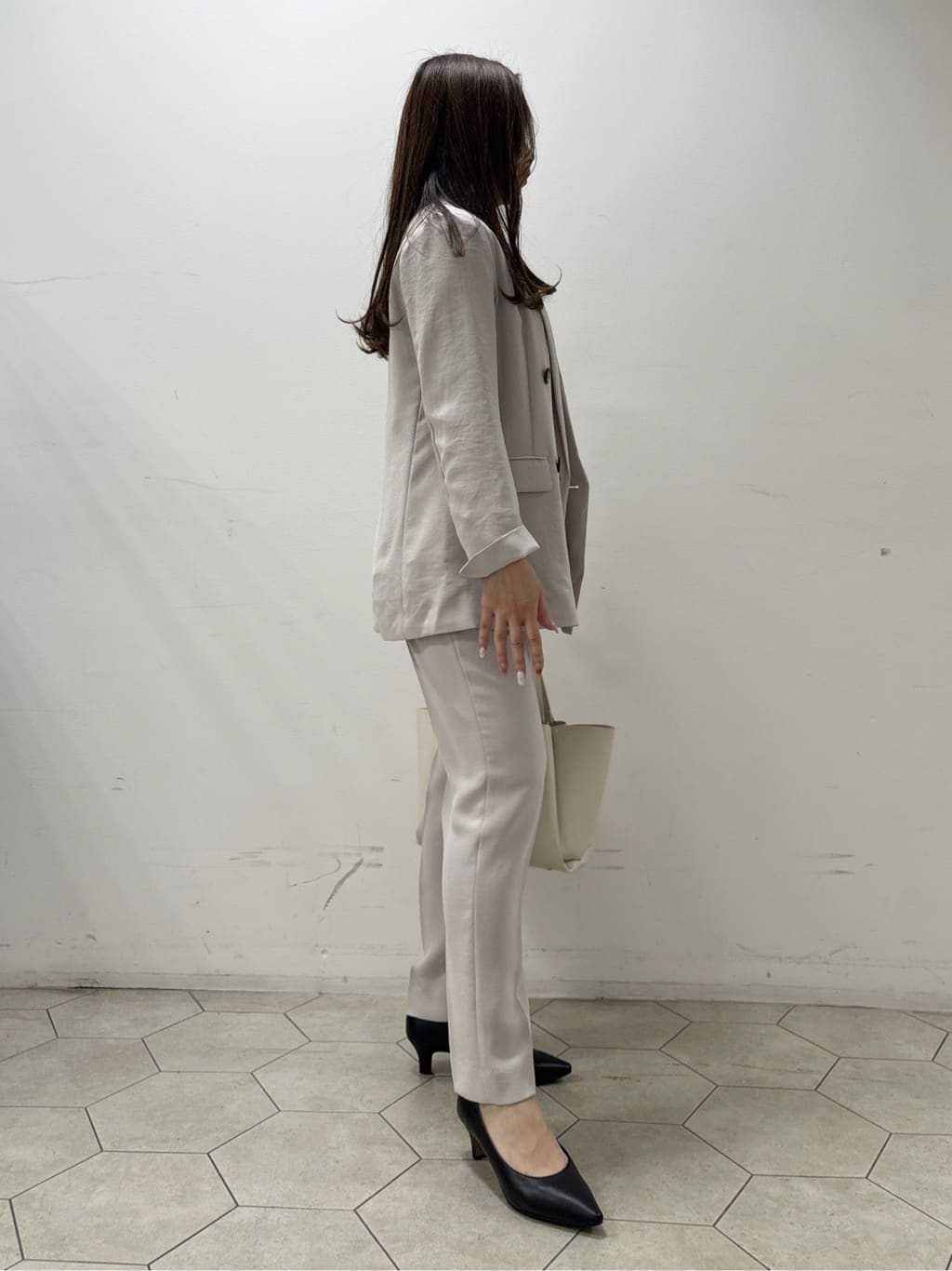 kahoさんの「INDIVI｜【洗える／多機能／SETUP可】着る日傘ダブルジャケット」を使ったコーディネート