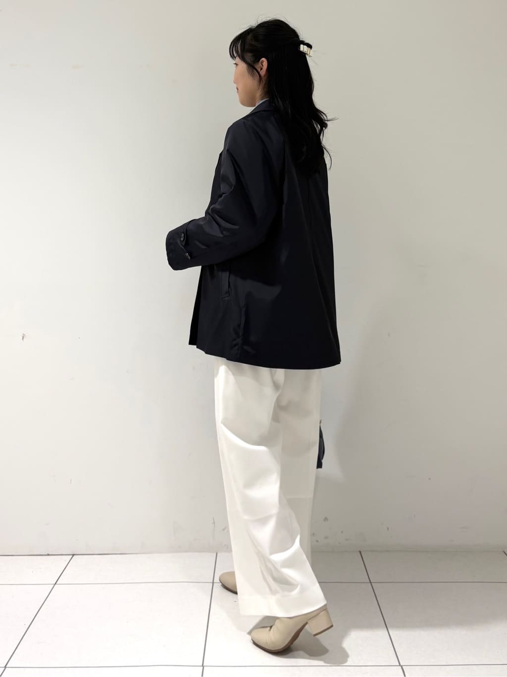 momokoさんの「INDIVI｜【撥水／UVケア／2WAY】超軽量ライナー付ライトトレンチコート」を使ったコーディネート
