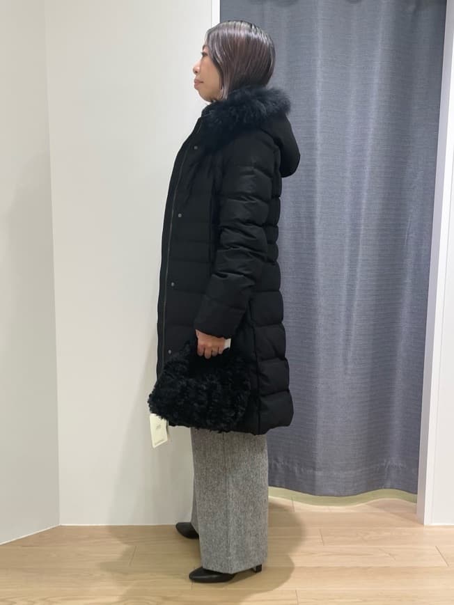Mikoさんの「INDIVI｜【名品／撥水／抗菌防臭】ロング丈リサイクルダウンコート」を使ったコーディネート