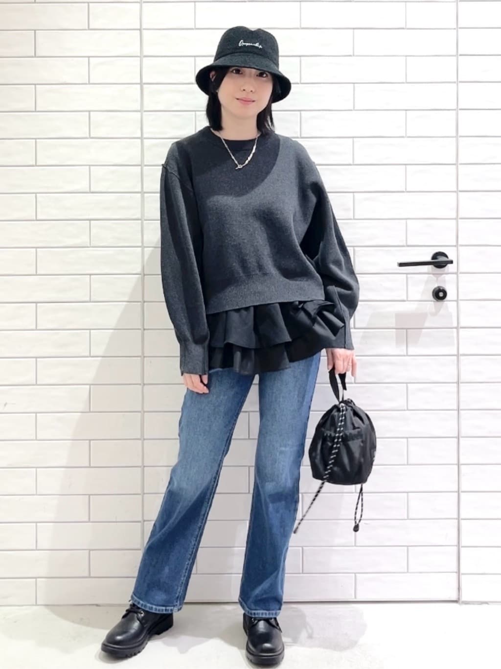 しおりさんの「OPAQUE.CLIP｜スウェットライクショートニット【洗濯機OK】」を使ったコーディネート